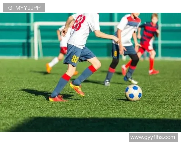 小足球迷的梦想之旅与足球明星的亲密互动视频分享